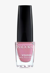 Różowy lakier do paznokci w przezroczystej szklanej butelce z czarną nakrętką. Na etykiecie napis "Isadora The Wonder Nail Polish." Gładka konsystencja.