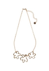 Goldfarbener Halsreif mit drei blumenförmigen Elementen, die ein strukturiertes, offenes Design aufweisen. Verstellbare Kette mit einem Verschluss und einer Verlängerungskette.