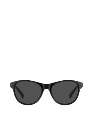 Lunettes de soleil en plastique noir avec un design épuré, verres foncés et une monture minimaliste, dotées de branches courbées et d'une forme légèrement pointue.