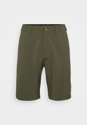 Oliivrohelised lühikesed püksid, mis on valmistatud siledast kangast. Omavad esist nööbilia, vöölukke ja sirget lõiget ning ääred on kantud.