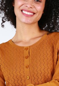 Lykka du Nord MANON - Strickjacke - honey