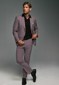 Next TAILORED FIT MOTIONFLEX STRETCH - Sakko - purple