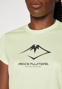 ASICS FUJITRAIL LOGO TOP - Tričko s potlačou - cool matcha