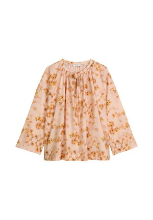 Jasnoróżowa bluzka z długim rękawem, pomarańczowym kwiatowym wzorem i wiązanym detalem przy marszczonym okrągłym dekolcie.