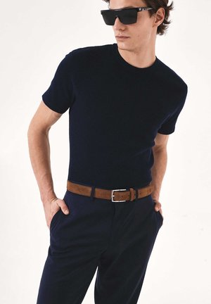 NIKO - Riem - brown