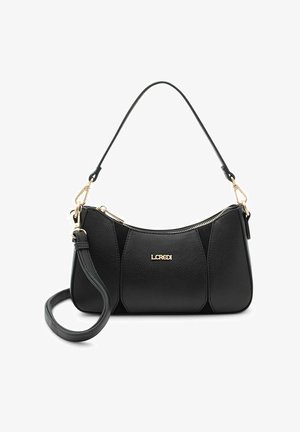 Bolso de mano de cuero negro con una silueta curva, superficie texturizada, herrajes en tono dorado y doble asa para mayor versatilidad.