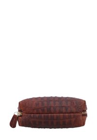 Hnedá kožená puzdra na ceruzky s textúrou pripomínajúcou krokodíliu kožu. Obsahuje zlatý zips na uzatvorenie a malý pripevnený kožený úchyt.