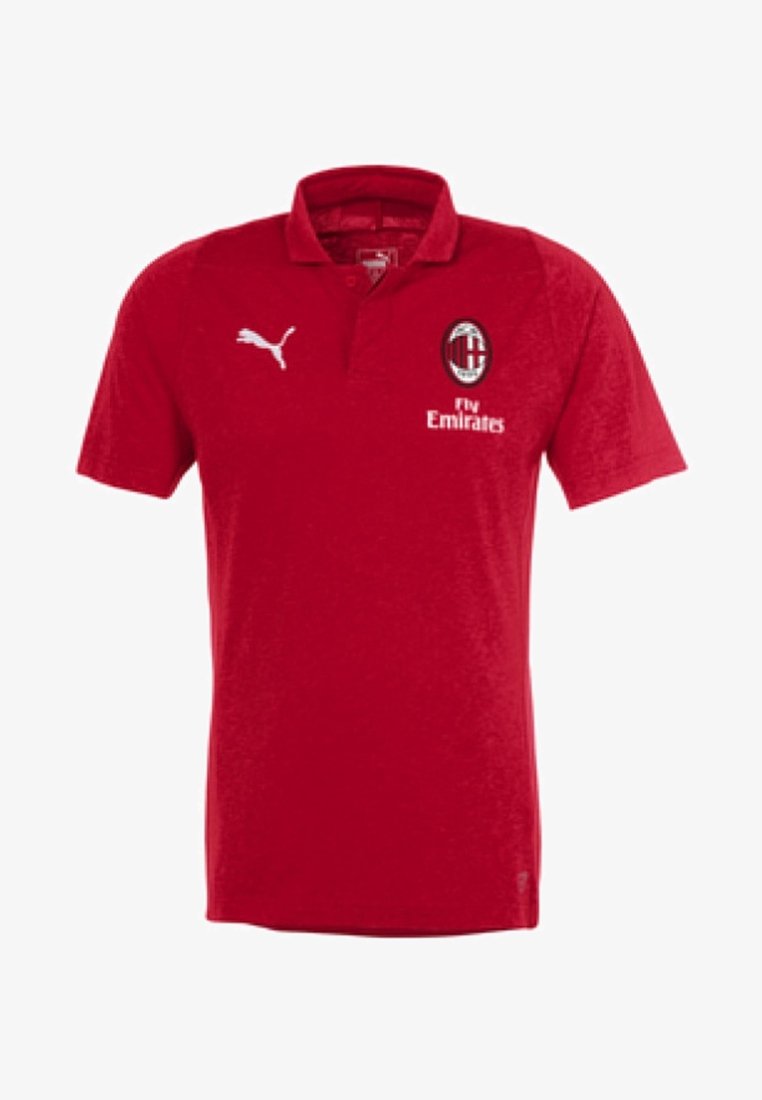 Polo rouge en tissu texturé avec col, arborant un logo Puma blanc et un emblème de l'AC Milan, ainsi que le texte 'Fly Emirates'.