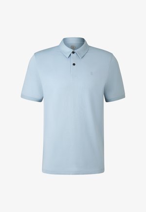 Light blue polo shirt made of smooth fabric. Features a classic collar, two black buttons, and a discreet logo on the chest. Short sleeves.