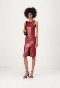 Patrizia Pepe DRESS - Kokteilikleit/peokleit - clash red