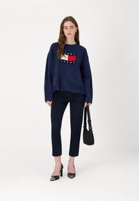 Tommy Hilfiger SLIM - Pantaloni chino - desert sky