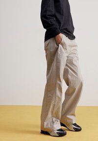 Thumbnail Image 2