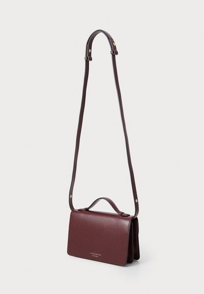 Victoria Beckham MINI DORIAN BAG - Håndtasker - burgundy