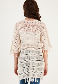 LELA REGULAR FIT - Adīta jaka - ecru