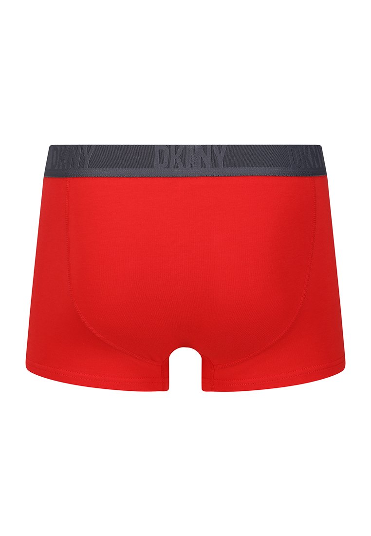 Czerwone bokserki wykonane z gładkiego materiału, z szarym ściagiem z logo DKNY, prostokątny kształt, bez widocznych wzorów czy ozdób.