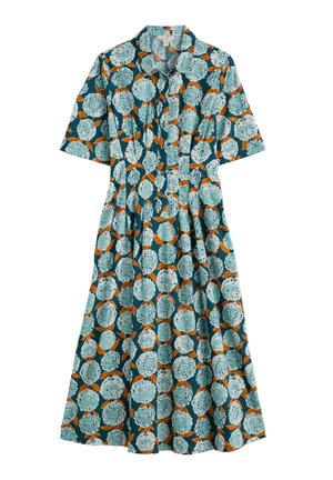 Trumpomis rankovėmis, su sagomis, midi ilgio suknelė su turkio spalvos fonu ir didelėmis šviesiai mėlynomis gėlėmis bei oranžiniais lapais visame audinyje.