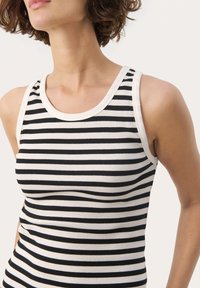 Part Two GRECIAS - Top - black stripe
