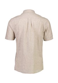 Kortärmad beige skjorta med vita vertikala ränder, rak fåll och detaljer med veck bak. Tillverkad av lättviktig tyg.