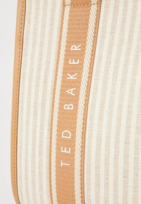 Ted Baker HARLLEE STRIPED SMALL CROSSBODY BAG - Handtas - camel
