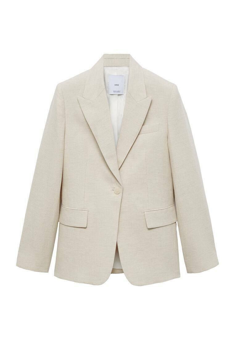 Beige Leinenblazer mit Reverskragen, einer einzelnen Knopfverschlüsse und zwei vorderen Taschen. Die Textur ist dezent gewebt. Geeignet für formelle Anlässe.