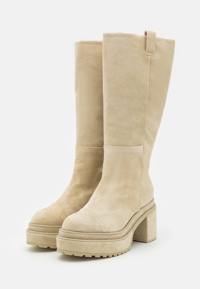 Cult Gaia HANA BOOT - Škornji z visoko peto - mushroom