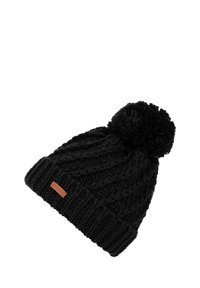 Zwarte gebreide beanie met een gestructureerd kabelontwerp, afgewerkt met een donzige pompon. Voorzien van een bruin leren label dat aan de voorkant is gestikt.