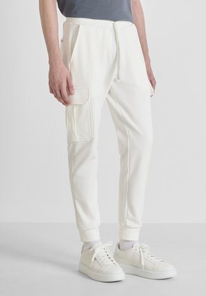 REGULAR FIT WITH SIDES POCKETS IN TECHNO - Cargo hlače - white