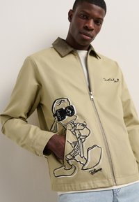 Thumbnail Image 4