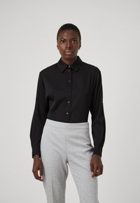 BOSS Bluza s gumbima - black