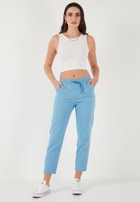 LELA REGULAR FIT - Hlače - light blue