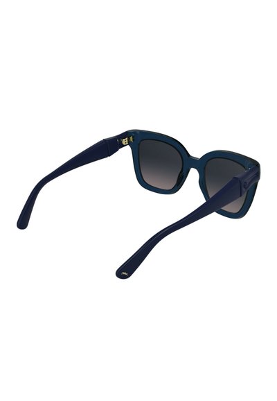 Lunettes de soleil rectangulaires avec monture en plastique bleu foncé, verres gris dégradés et branches légèrement courbées. Détails en métal doré.