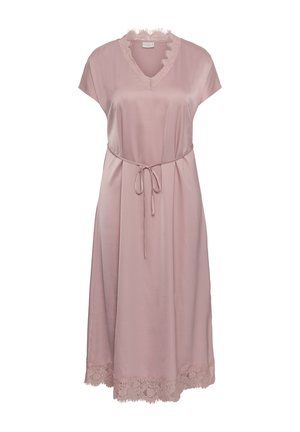 Abito midi in satin rosa chiaro con maniche corte, rifiniture in pizzo sullo scollo a V e sull'orlo, e cintura annodata in vita.