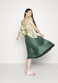 Samsøe Samsøe UMA SKIRT - Saia plissada - garden topiary