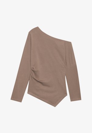 Haut long à manches marron avec un design dénudé d'une épaule, un ourlet asymétrique et une texture froncée d'un côté. Tissu doux avec un minimum de coutures.