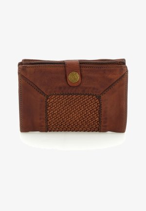 Portafoglio in pelle marrone con motivo intrecciato sulla parte anteriore e chiusura con bottone a pressione inciso con il logo "Campomaggi Italy".