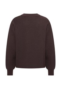 Ciemnobrązowy sweter z długimi rękawami, z prążkowanymi mankietami i kołnierzem, zaprezentowany od tyłu, wykonany z lekko teksturowanej dzianiny.