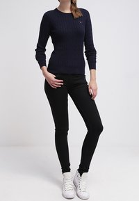 GANT Sweter