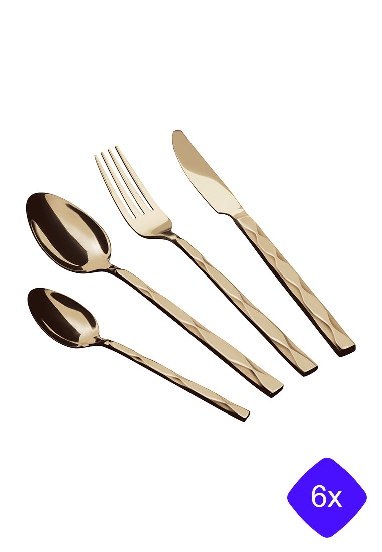Das goldfarbene Besteckset aus rostfreiem Stahl umfasst zwei Löffel, eine Gabel und ein Messer. Es zeigt ein gedrehtes Muster an den Griffen. Set mit sechs Teilen.