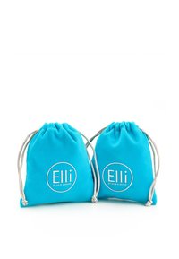 Două sacoșe din material turquoise cu șnur, fiecare având un logo circular alb, cu "Elli by Julie & Grace" tipărit proeminent.