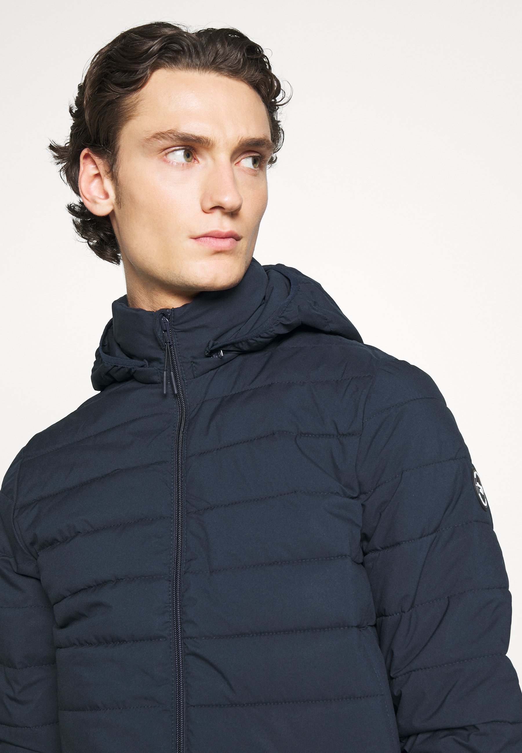 Abercrombie & Fitch PUFFER JACKET Jas navydonkerblauw Matinique MABROOME Jas dark navydonkerblauw Zalando.nl