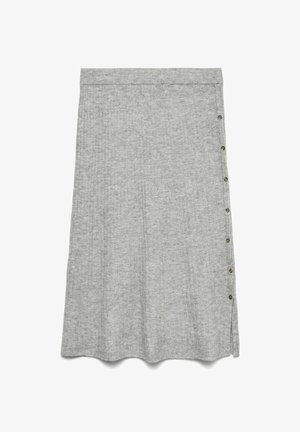 Jupe midi en tricot côtelé gris clair avec une rangée latérale de six petits boutons et une légère fente sur l'ourlet.