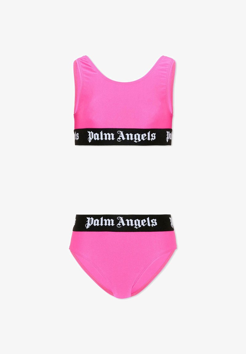 Maillot de bain deux pièces rose vif avec des bandes élastiques noires affichant le texte "Palm Angels" en police gothique blanche.