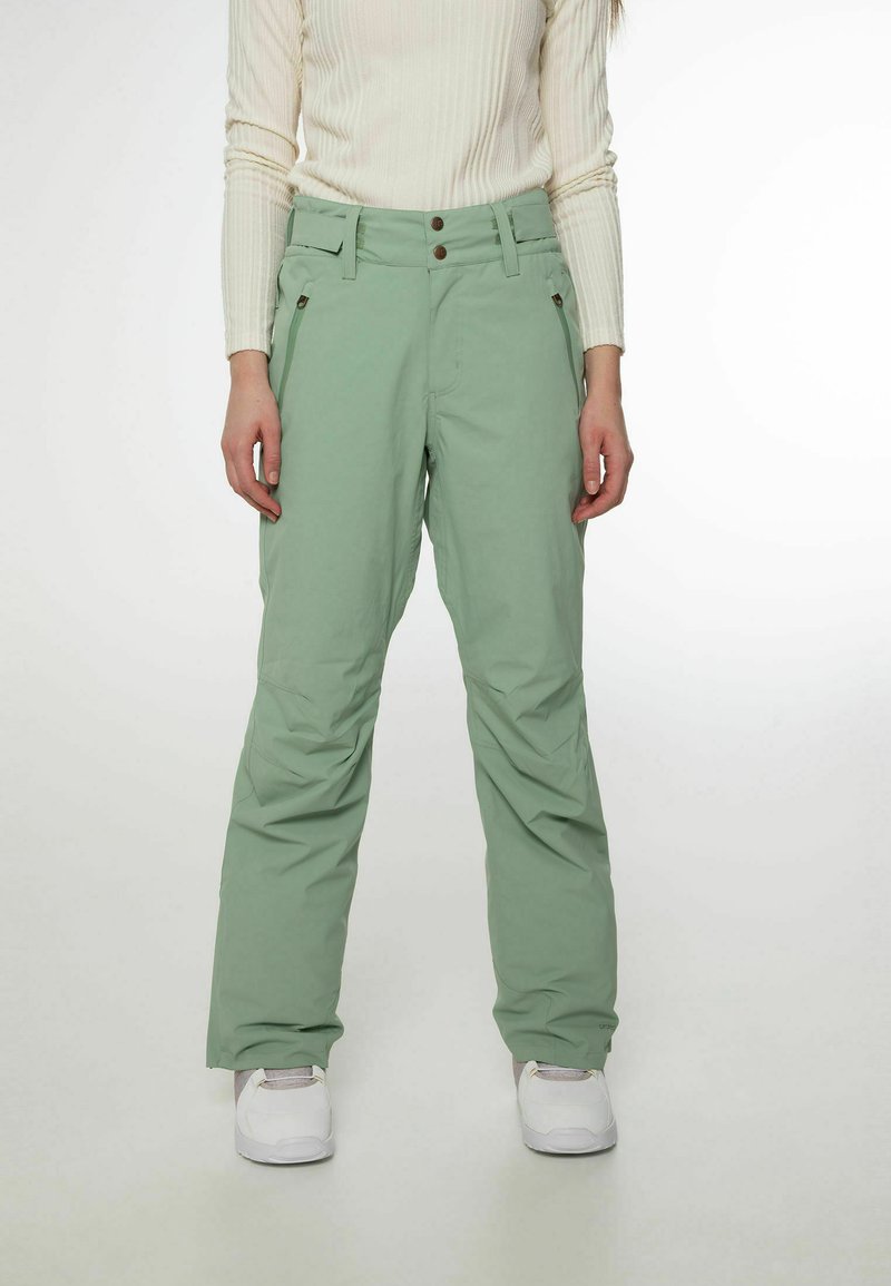 Pantaloni da sci verdi realizzati in tessuto leggero, con un design a gamba dritta, tasche con zip e chiusura a due bottoni in vita.