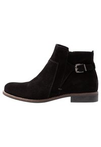 Pier One Botines bajos - black