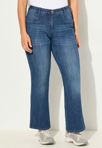 Ulla Popken STRETCH - Vaqueros bootcut - blue denim
