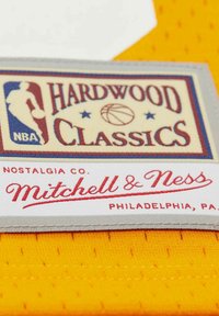 Mitchell & Ness SWINGMAN ANGELES LAKERS DENNIS RODMAN - Vereinsmannschaften - gold