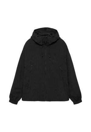 Czarna kurtka z kapturem na zamek z przodu, regulowanymi sznurkami przy kapturze, zapinanymi na zamek bocznymi kieszeniami oraz elastycznymi ściągaczami na rękawach.