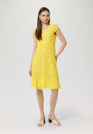 comma Freizeitkleid - gelb