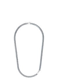 Kedjehalsband med sammanlänkade länkar, tillverkat av silvertone metall. Slät yta med en glänsande finish och ett enkelt lås.