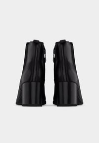 Tamaris Bokacsizmák - black